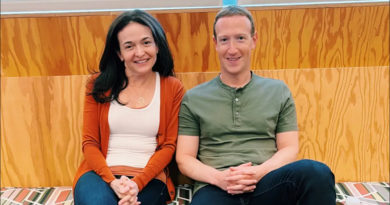 Facebooks Coo Sandberg Resigns