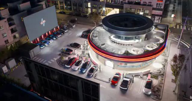 Musk opens restaurant that looks like a spaceship