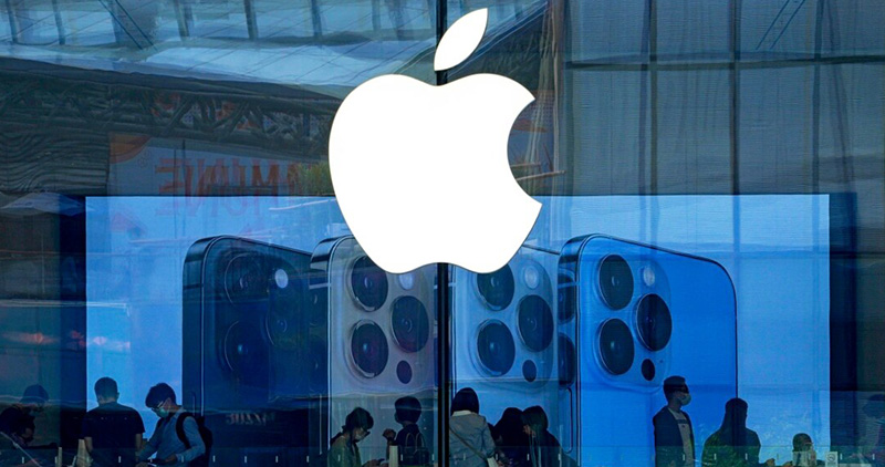 Tech company Apple has announced the closure of retail stores in China