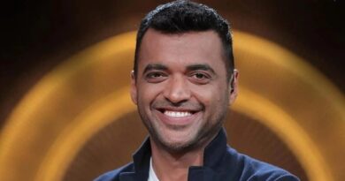 Zomato CEO Deepinder Goyal Teases New Temple Device