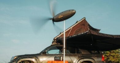 A portable wind turbine has arrived—charge your phone and laptop right from your bag; find out what the Ventyra R1 is.
