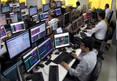 AI Becomes a Crisis: 6 Major Indian IT Firms See a Net Reduction of 24,422 Employees in a Year; Barclays to Cut 5,000 Jobs AI Becomes a Crisis: 6 Major Indian IT Firms See a Net Reduction of 24,422 Employees in a Year; Barclays to Cut 5,000 Jobs